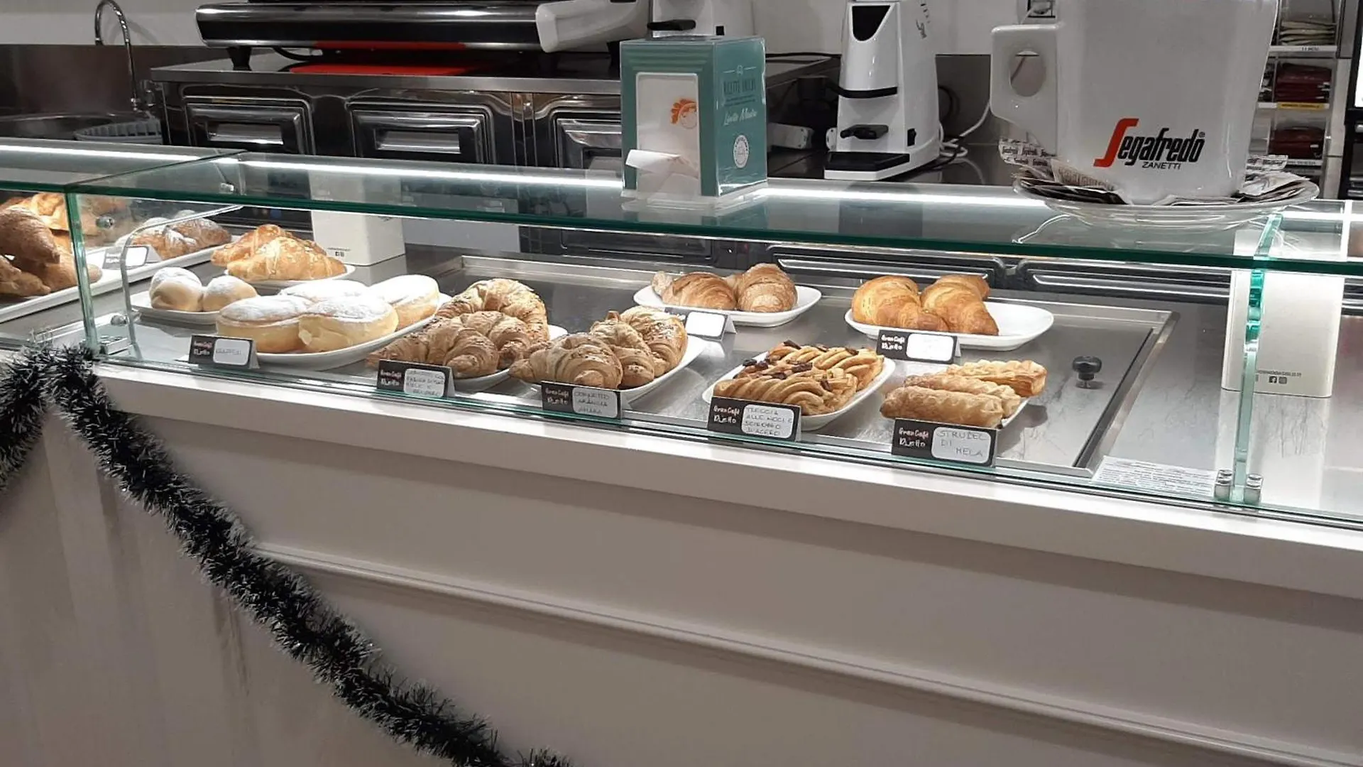 Dolci Ricordi Hotel Bari 0*,  Italy